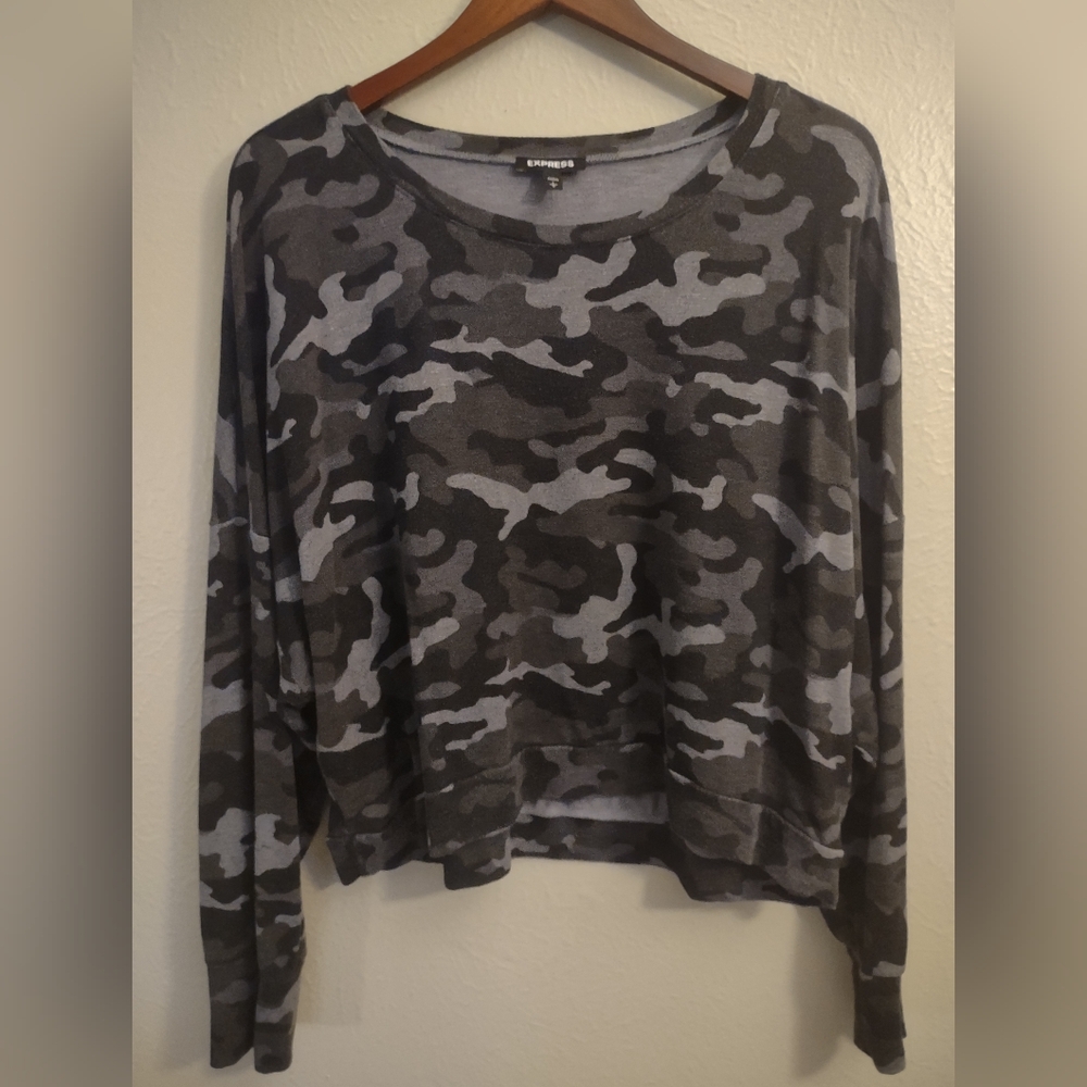 Express Camo Long Sleeve Dolman Top Sweatshirt Gray Black Size L - Picture 3 of 13